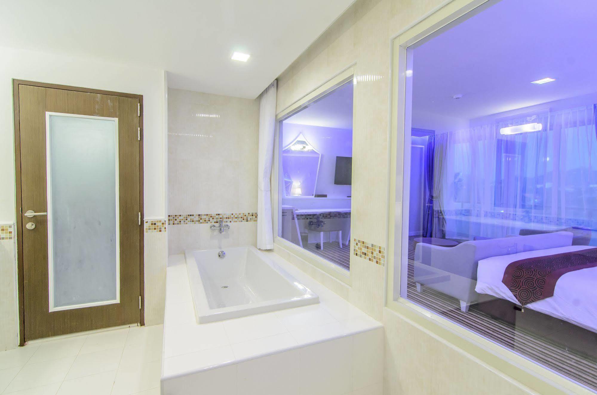 The Paradiso Jk Design Hotel Nakhon Sawan Ngoại thất bức ảnh